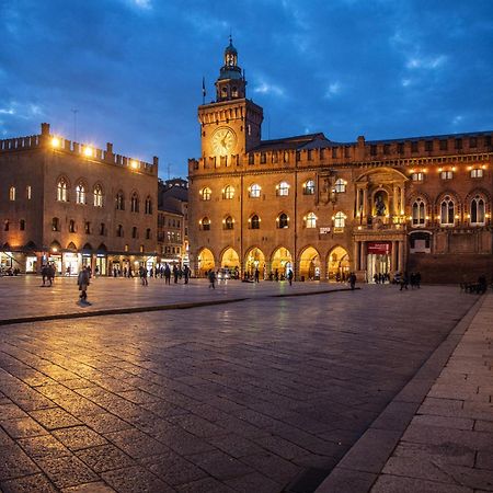 Urbanicooh Paracelso - Piazza Maggiore View Болонья Экстерьер фото
